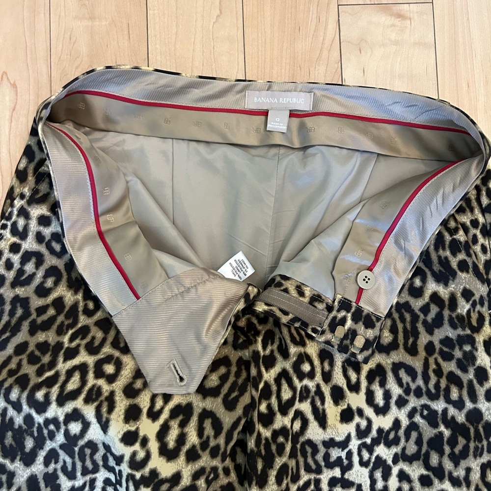 Fun animal print pants 🐅 - Picture 3 of 5